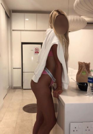 Erotické masáže Prešovský: DÁVAM DOBRÉ BOZKY SOM NAJKRAJŠIA, ROOKIE S PEKNÝMI NOHAMI BUDE VÁS ZBLÁZNIŤ